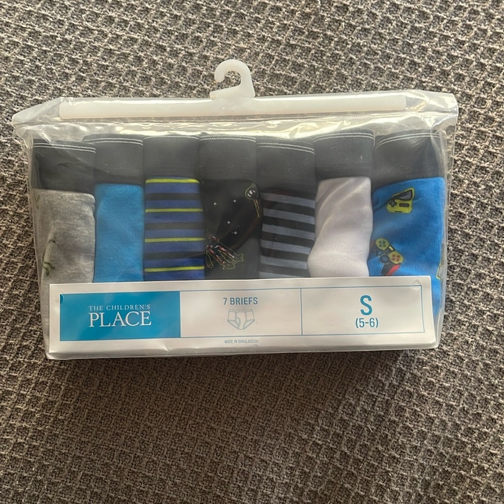 BNWT Boys Small Briefs 7 multi-pack The Children’s Place underwear